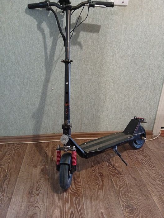 Продам самокат Like.Bike S8