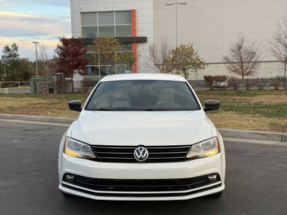 Volkswagen Jetta      2016