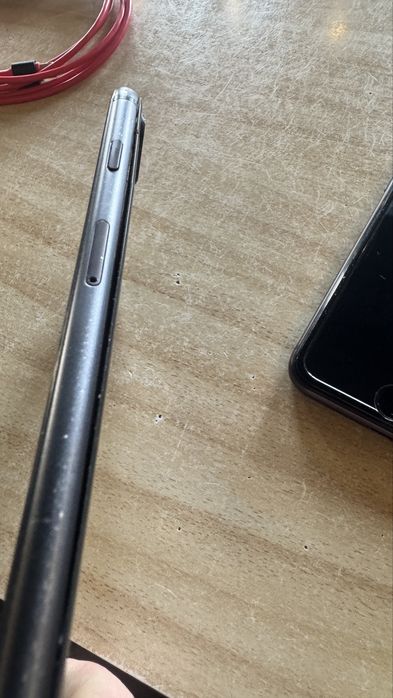 Айфони б/У і запчастини до них