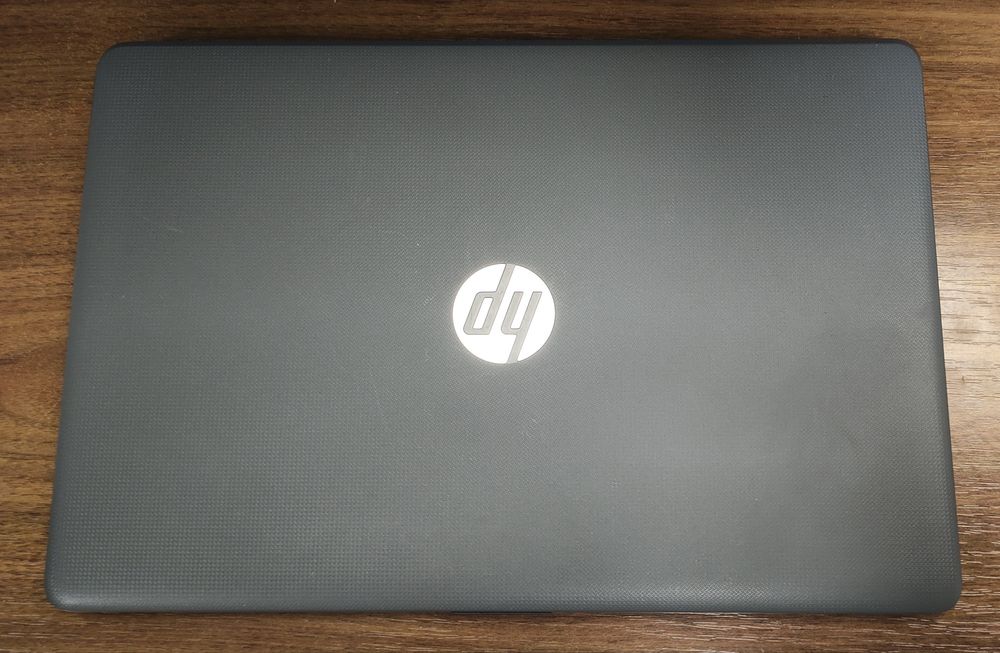 Ноутбук HP 15-bs017nl i7-7500U 2.7-3.5Ггц SSD DDR12GB НОВА БАТАРЕЯ