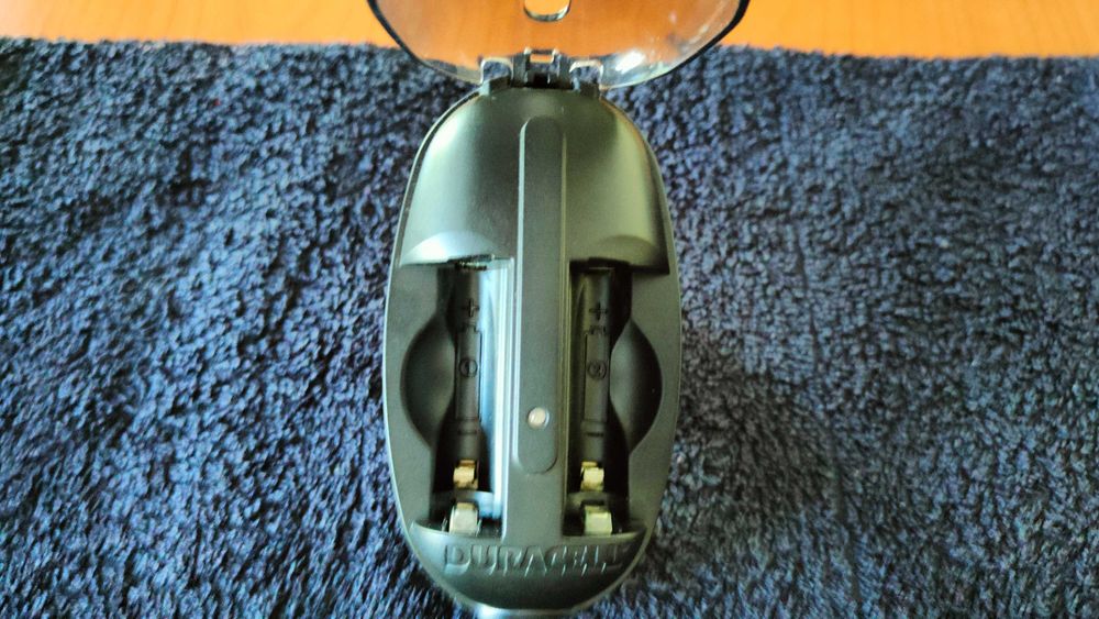 mini carregador Duracell de pilhas recarregáveis (AAA, AA)