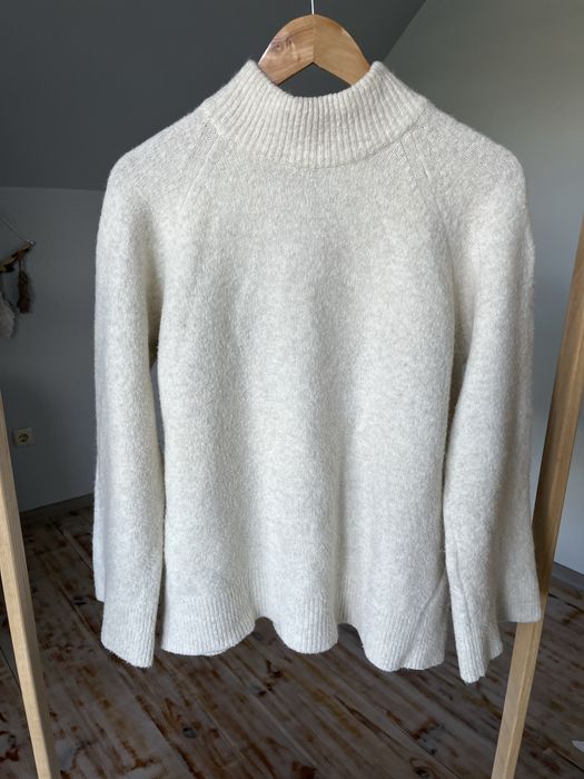 Молочний светр massimo dutti