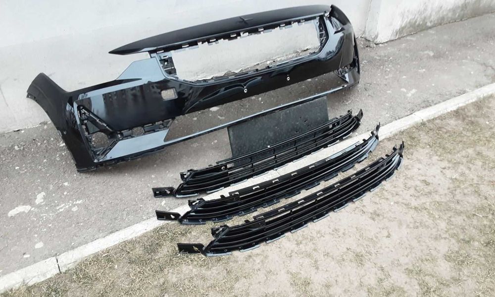 Polestar 2 решітка в бампер