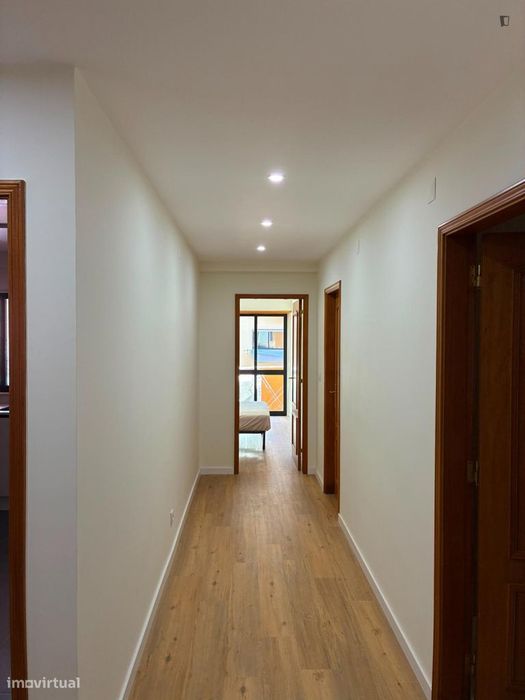 Quarto - localizado em Carcavelos Lisbon
