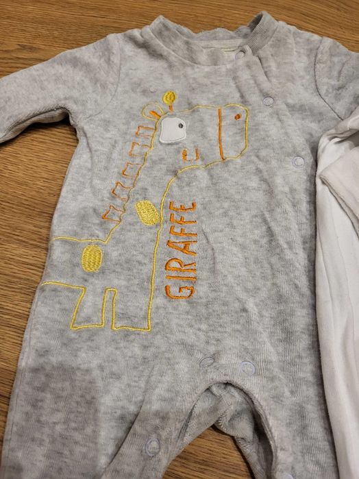 Śpioszki niemowlęce rozmiar 50-56