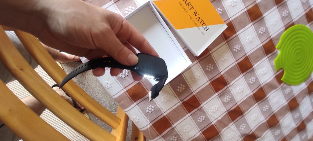 Smartwatch with Multiple Functions64740820499970122