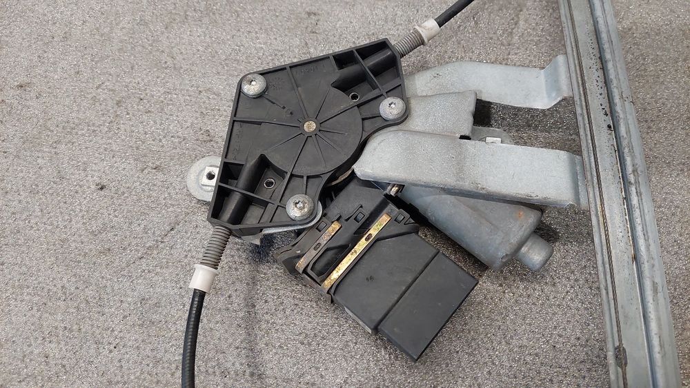 Elevador vidros trás esquerdo SKODA Octavia I Break (1U5)