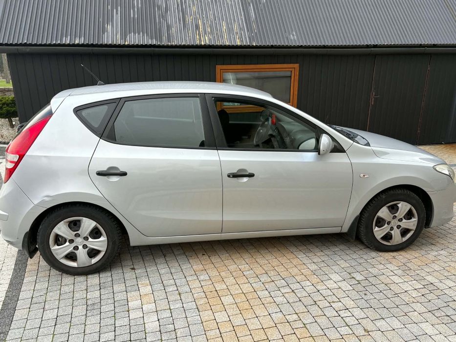 Hyundai i30 1.4   Rok 2009
