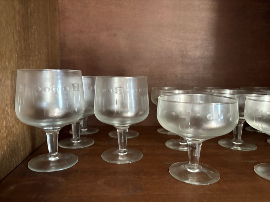 Conjunto de copos vintage