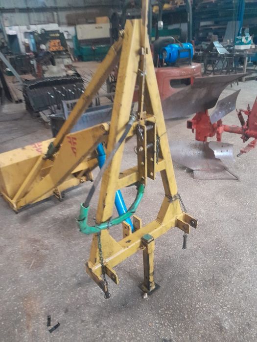 Pá com forquilha hidráulica