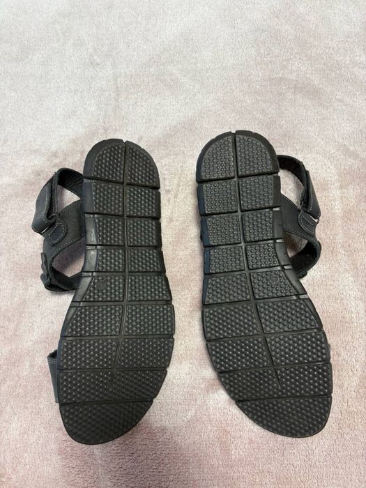 Продам босоніжки Columbia