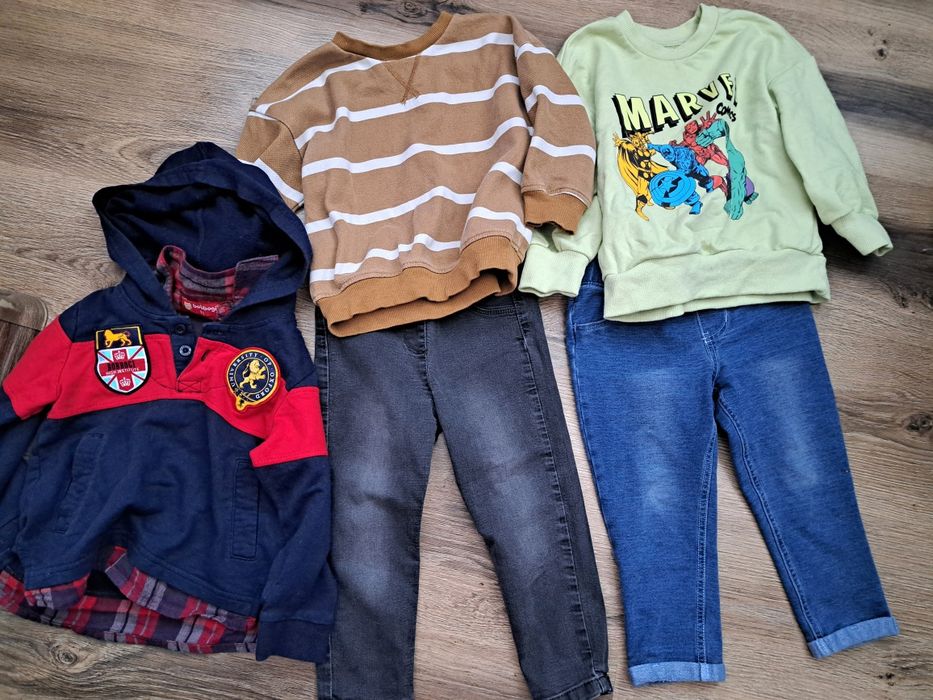 Продам лот одягу на хлопчика розмір 86-92.