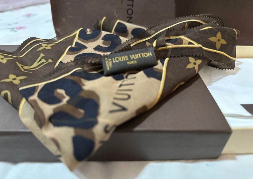 Lenço Louis Vuitton