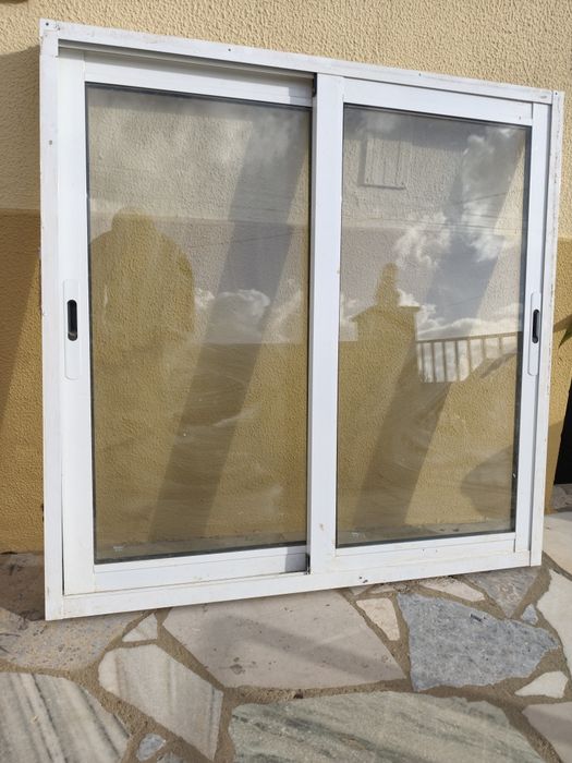 Janela correr 100x100 vidro duplo
