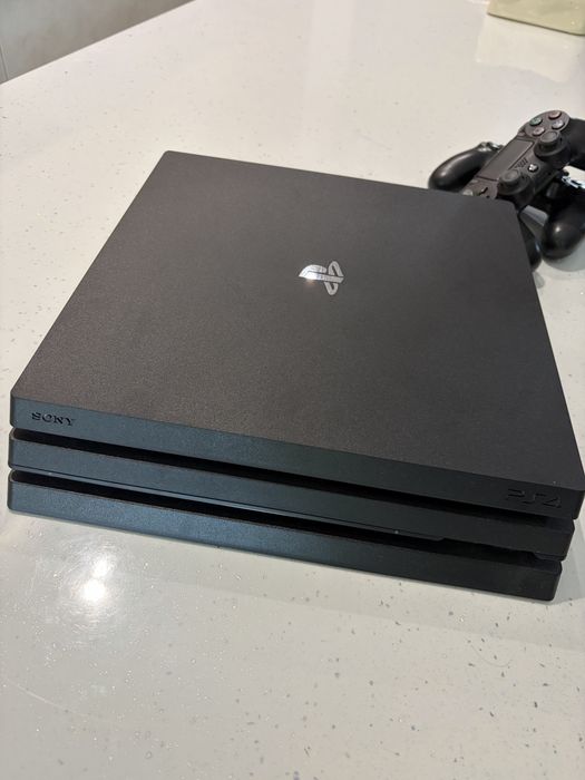 Sony Ps 4 pro +2 джостика