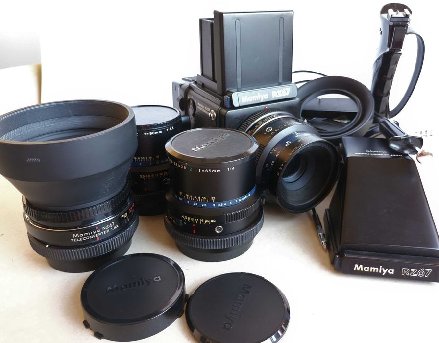 Mamiya RZ 67 (SÓ teleconversor 1.4, mala alumínio, punho e para-sol)