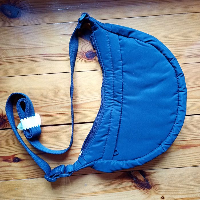 Nerka, torebka na pasku