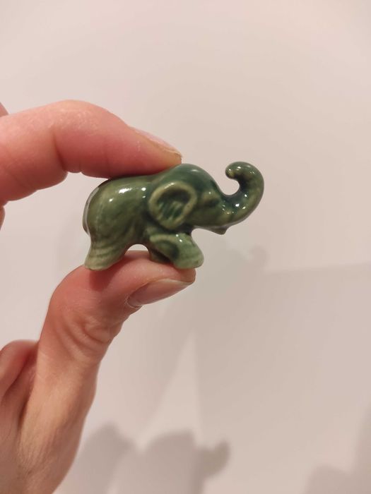 Słoń słonik porcelanowy z porcelany na szczęście figurka NOWA
