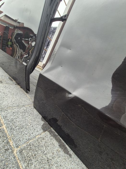 Drzwi prawe szyba listwa audi A8