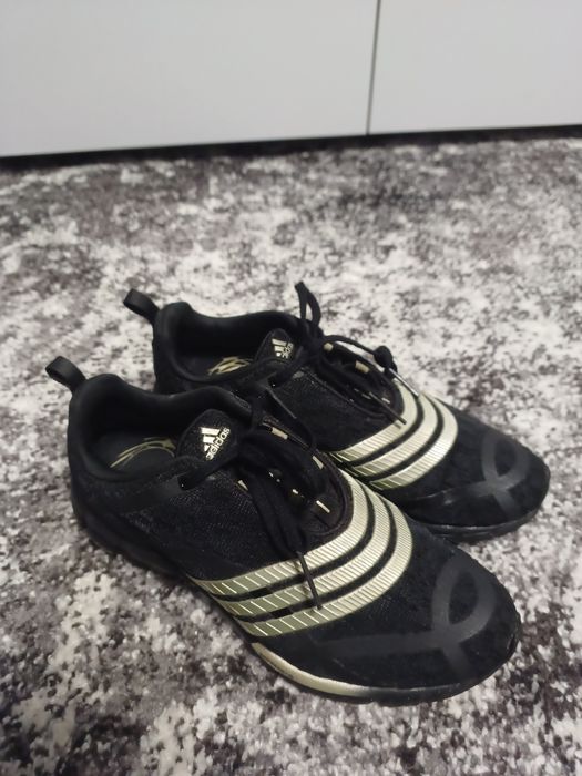 Кросівки жіночі 36р.