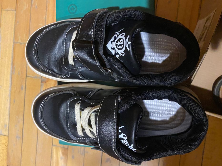 продаеться взуття для хлопчика