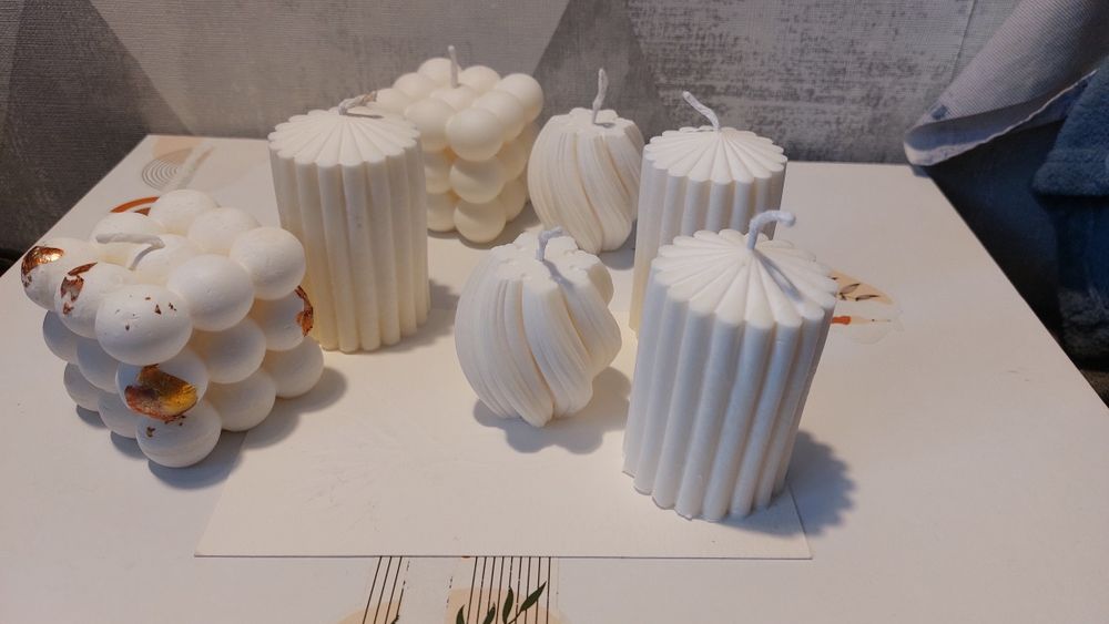 Новорічні іграшки на ялинку