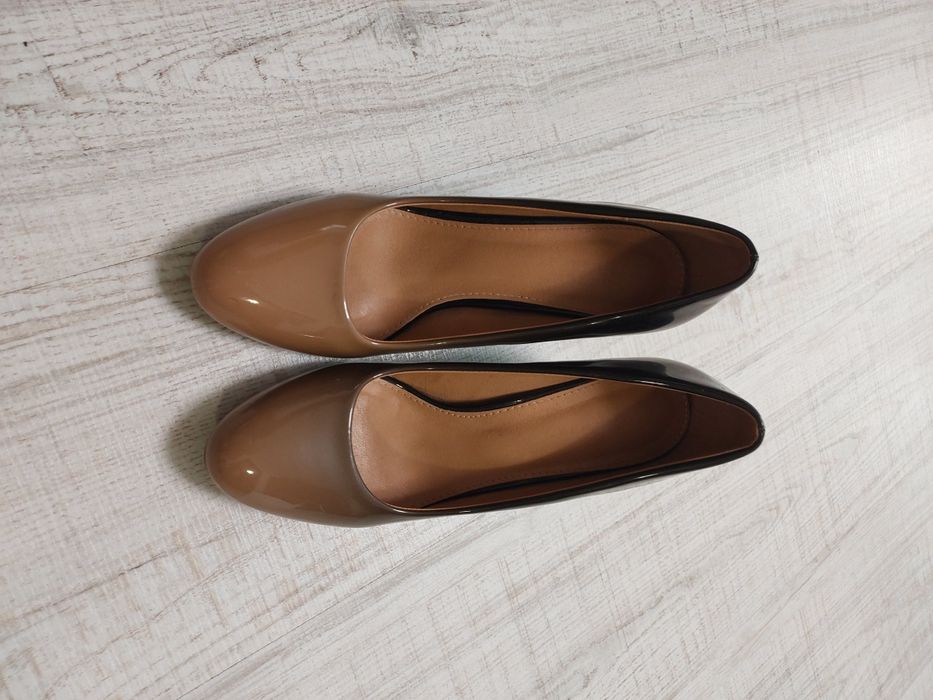 Туфлі жіночі лакові