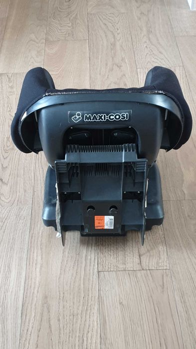 Детское автомобильное качественное кресло Maxi-Cosi Universal 9-18 kg