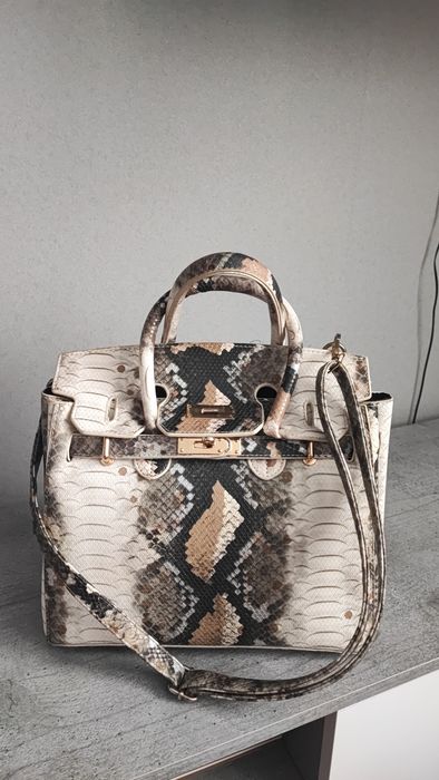 Продам сумочку під шкіру