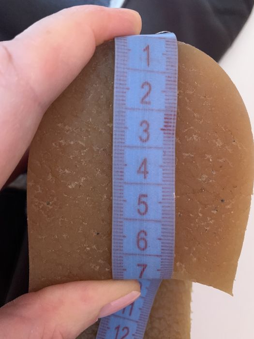 Высокие сапоги, коричневый цвет.