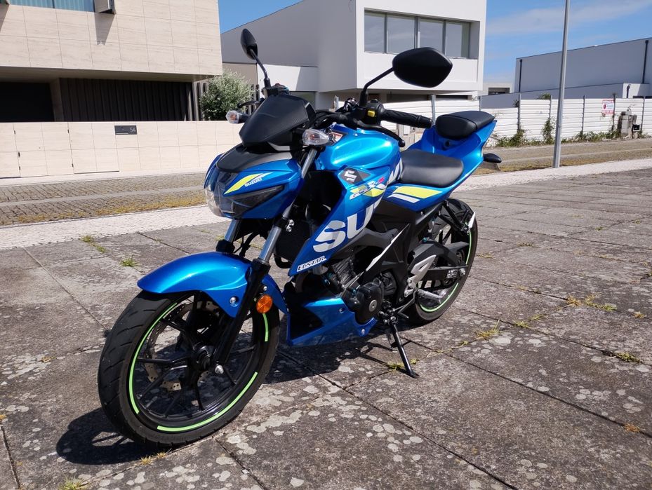Naked Suzuki 125 como nova