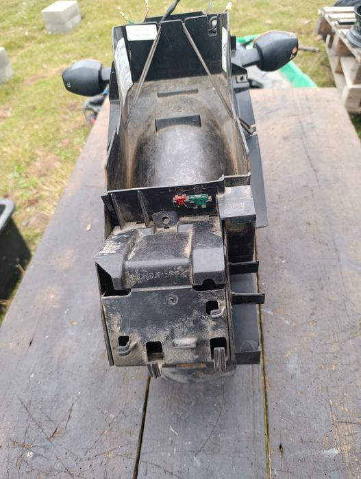 Nadkole tył Honda CBR 125 jc34 plastik mocowanie rejestracji kierunki