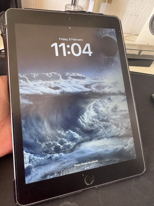 iPad 9” 6th generation