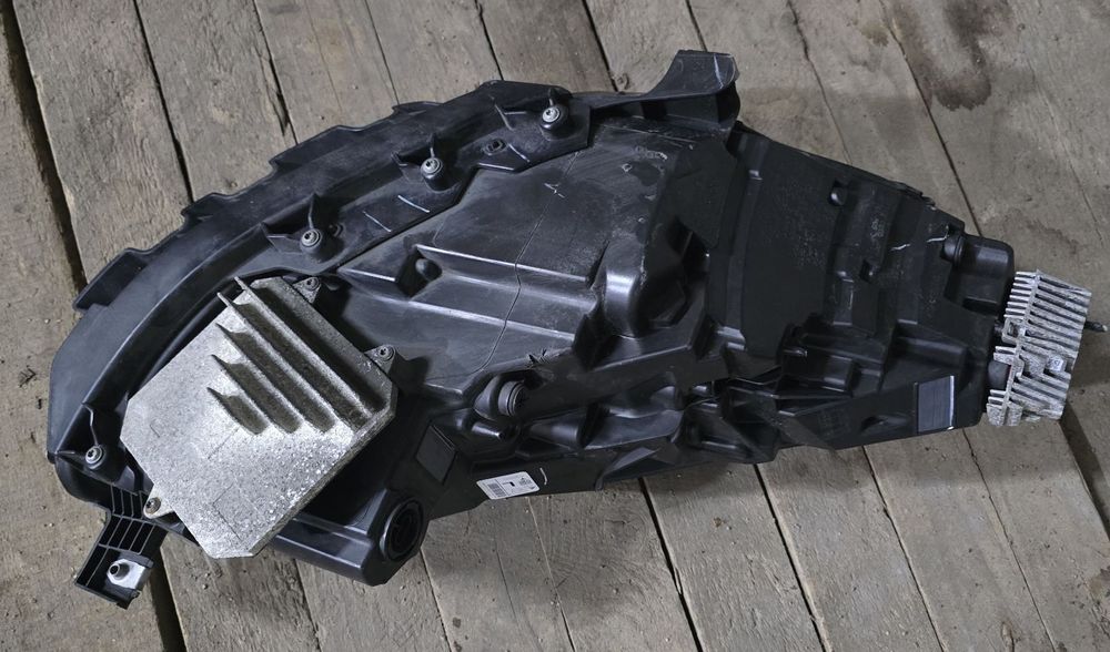 Фара передня ліва, Tesla Model Y,  Model 3, блок управління фари