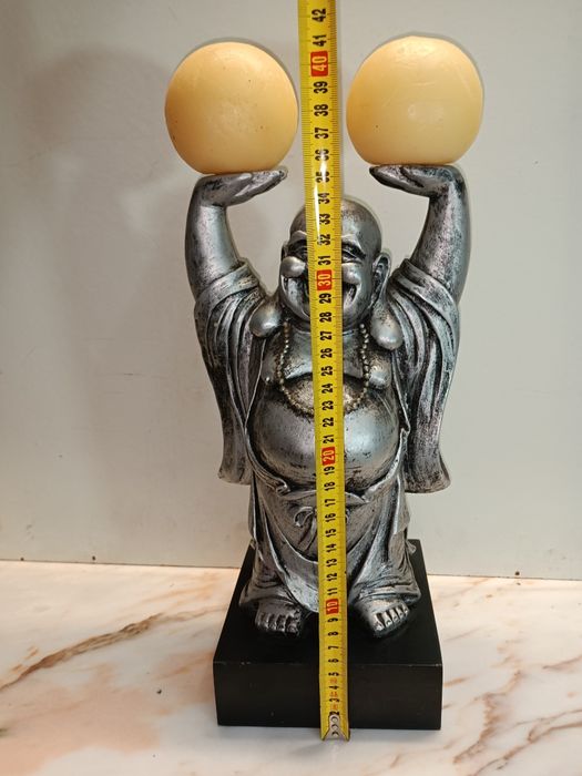 Estatueta bhuda terracota sobre madeira com 35cm