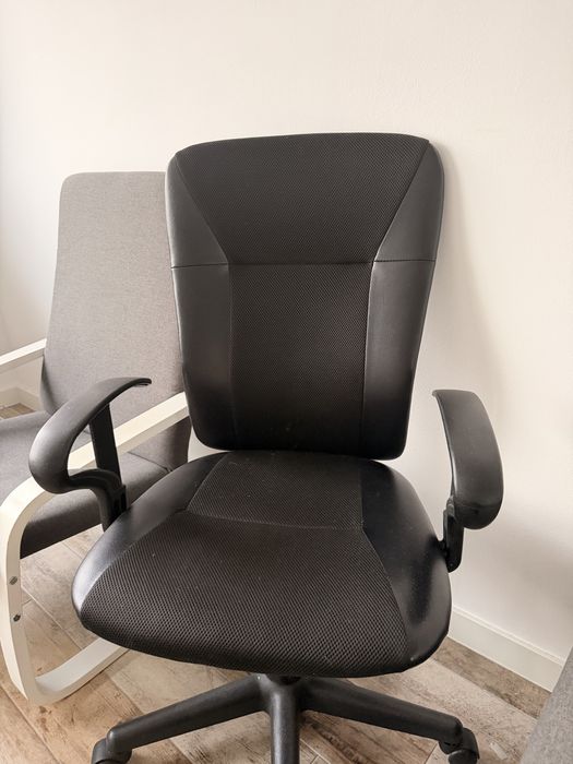 Fotel obrotowy biurowy