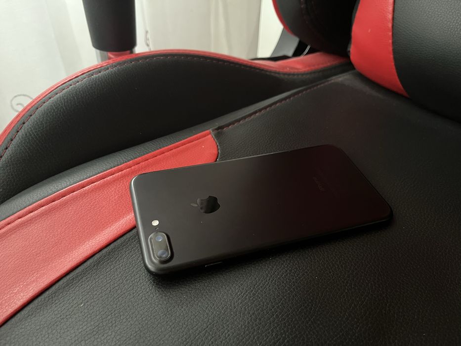 Прдам Айфон 7 плюс