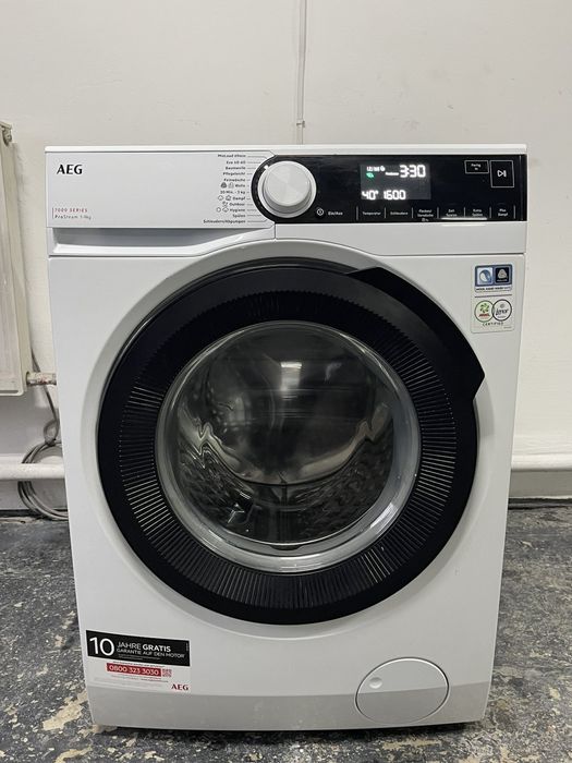 Пральна машина з фунцією парового освіження AEG LR7A70690