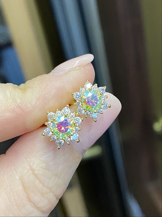 Срібні сережки з діамантами муасанітами колір веселка 0.5 ct*2. Сертифікат