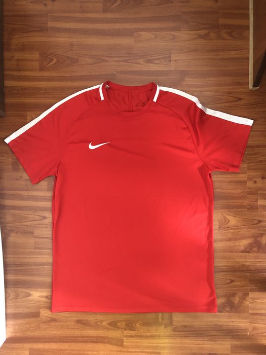 Спортивная футболка Nike DRI - FIT