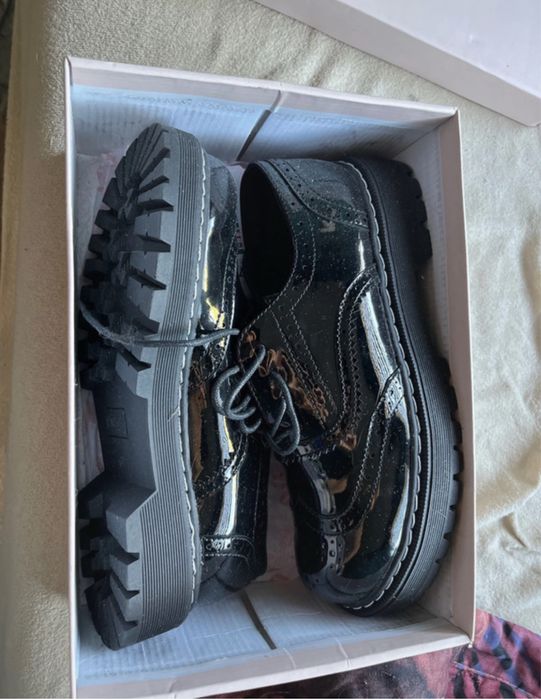 buty oxfordy nienoszone