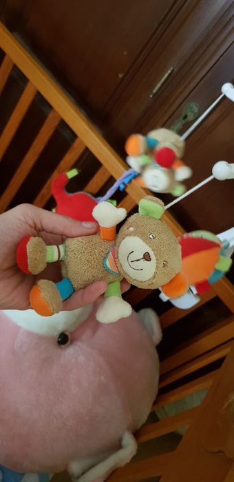 Móbil rotativo c música para cama/berço de bebé