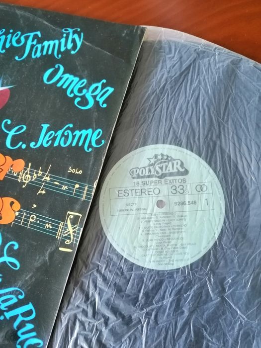Vinyl Record Super Hits424932871693281281