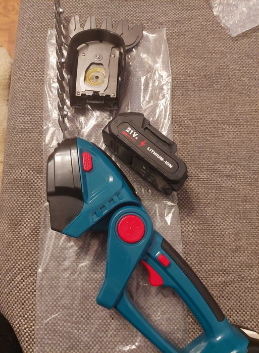 Nożyce akumulatorowe na baterie Makita