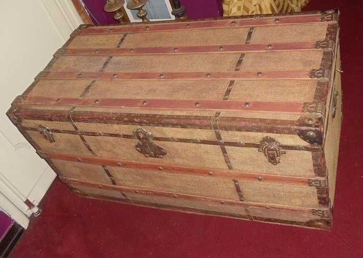 Bau arca mala muito antiga inicio do seculo XX