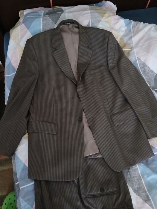 Garnitur marki Vistula w prążki