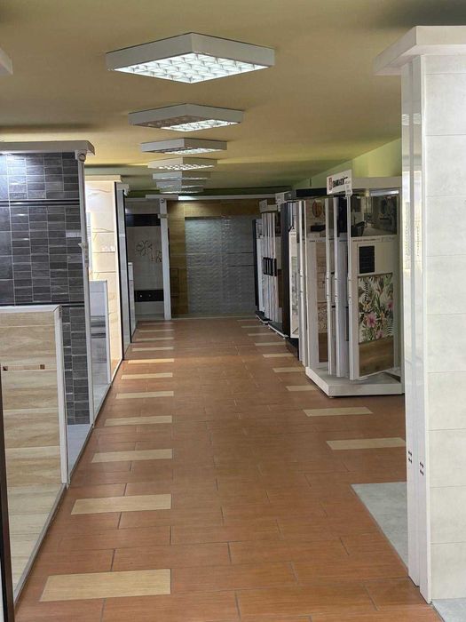 Sprzedam budynek biurowo handlowo magazynowy w Opocznie