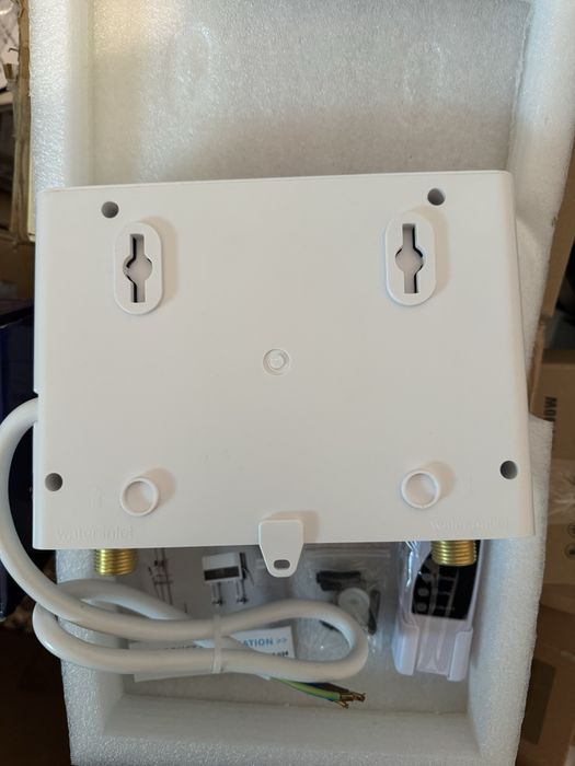 Проточний водонагрівач 6000w 220V LCD з пультом для душу кухні ванної