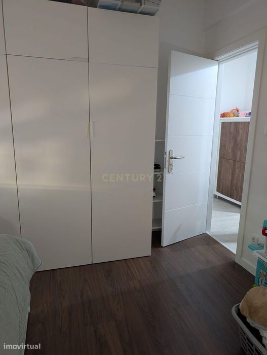 Apartamento T2 Totalmente Remodelado | 78 m² | Zona Central com boa Ac