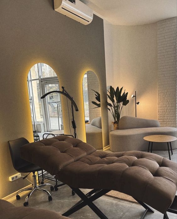 Продам кушетку и мебель ддя визажиста  в идеальном состоянии